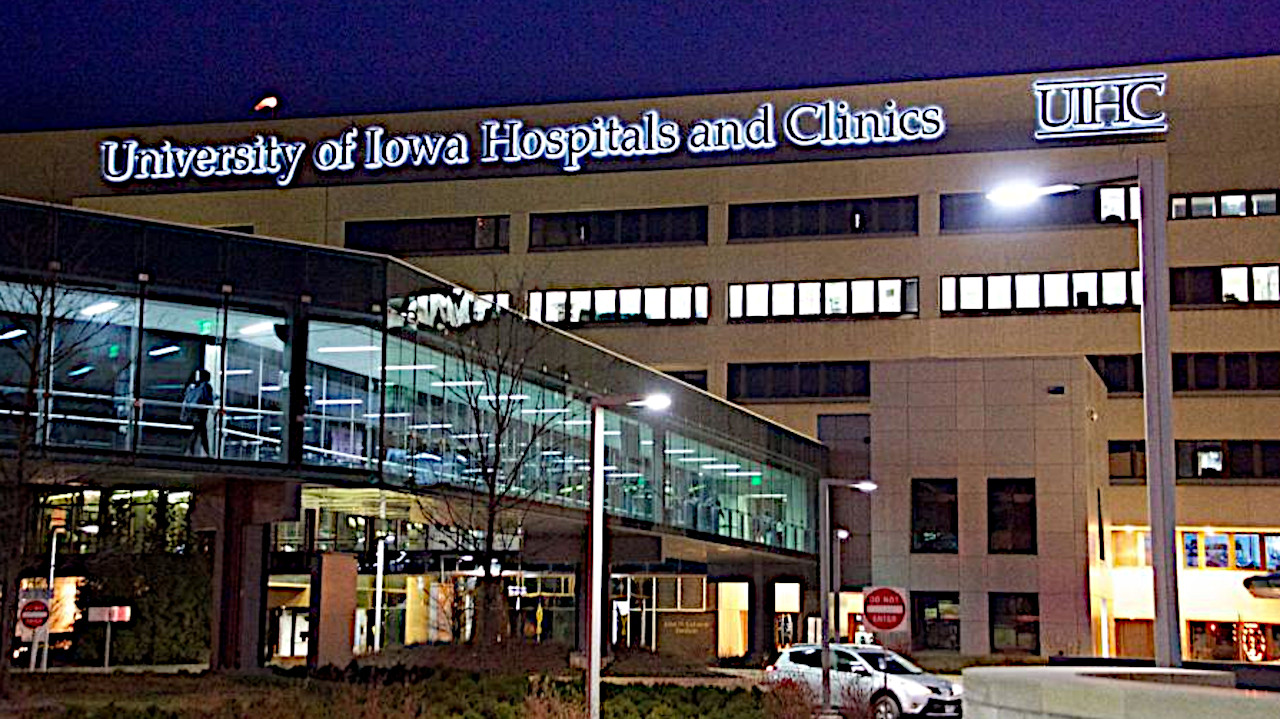 What is the top ranked hospital in Iowa?