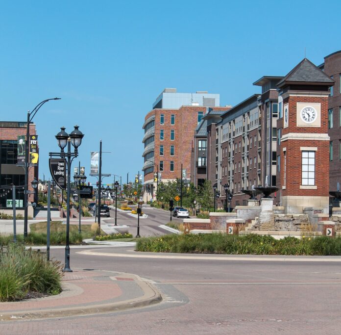 Von Maur  Iowa River Landing