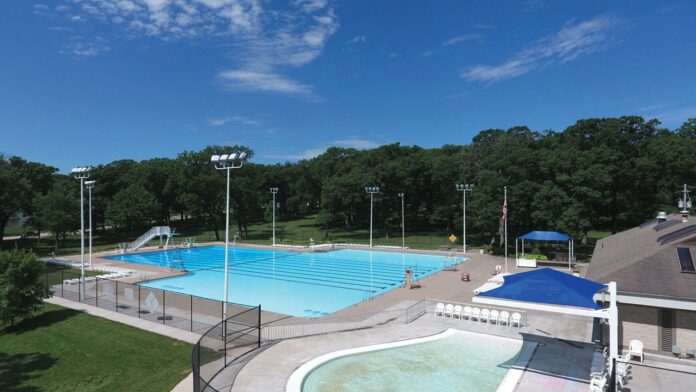 Iowa City council votes to demolish, replace City Park pool