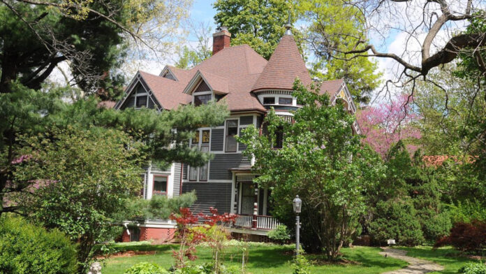 woodlawn historic district Iowa City Iowa City home sales