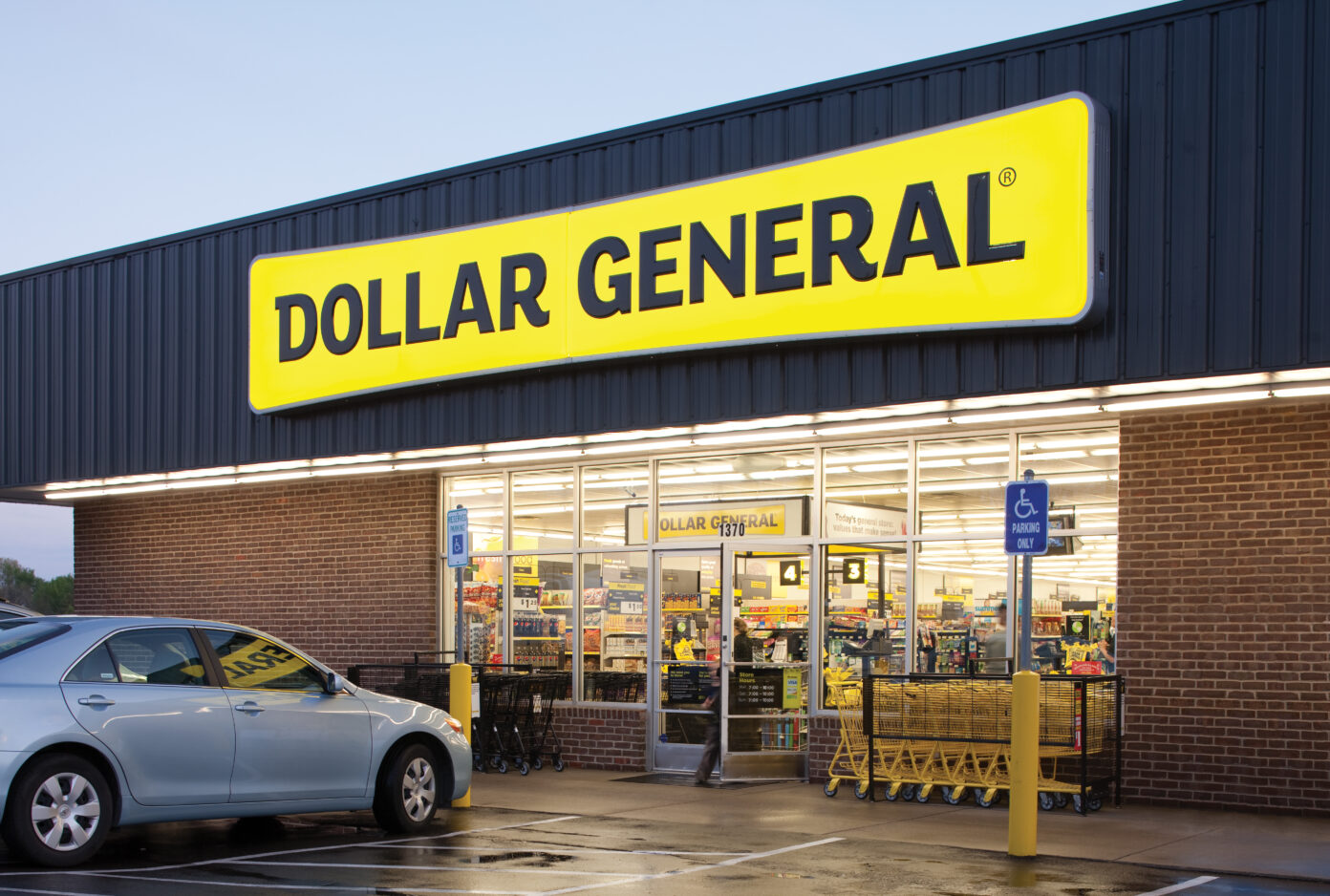Dollar General awards literacy grants to Cedar Rapids organizations
