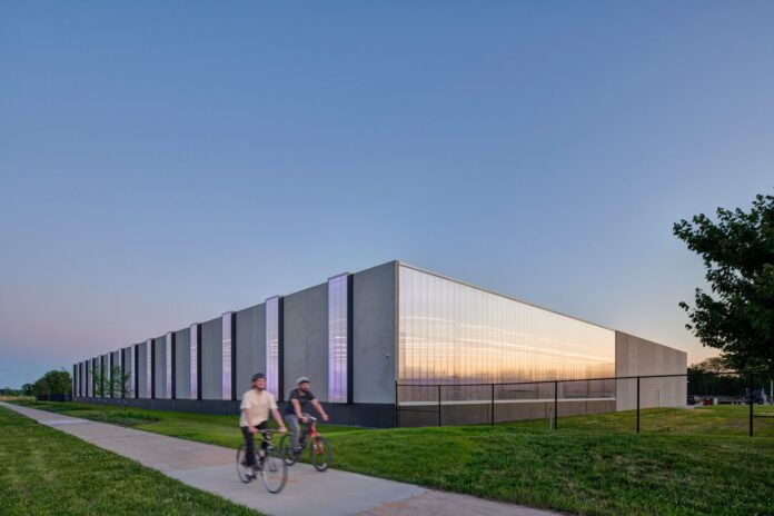 neumann-monson-architects-iowa-city-public-works_dezeen_2364_col_5-1704x1136 Iowa City Public Works CREDIT DEZEEN