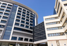 UI awarded $49.4M in arbitration over faulty hospital windows Stead Family Children’s Hospital connects to John Pappajohn Pavillion in March 2023. CREDIT UNIVERSITY OF IOWA.