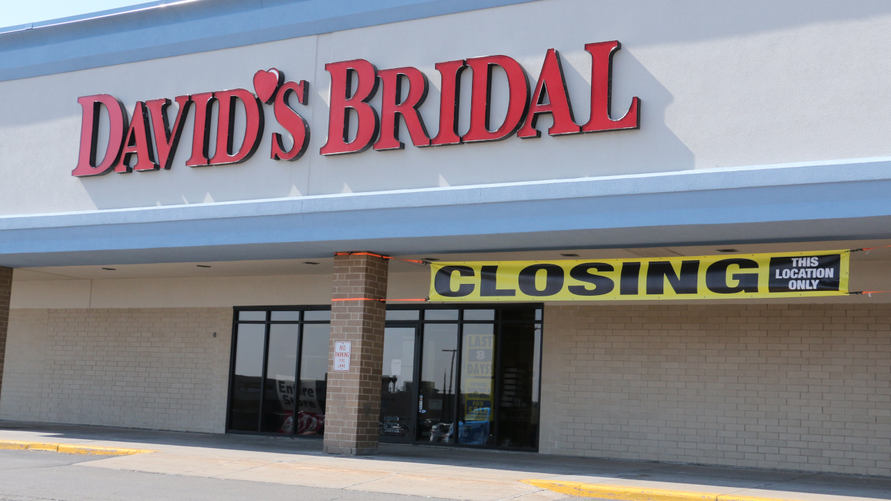 David's Bridal Marion closing