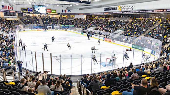 Iowa Heartlanders hockey team