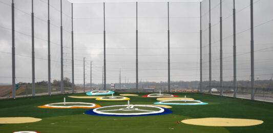 The outdoor driving range at Pinseekers uses Toptracer technology and features 10 Smart Target Greens that illuminate upon impact.