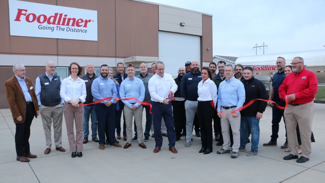 Foodliner grand opening ribbon cutting Foodliner grand opening ribbon cutting