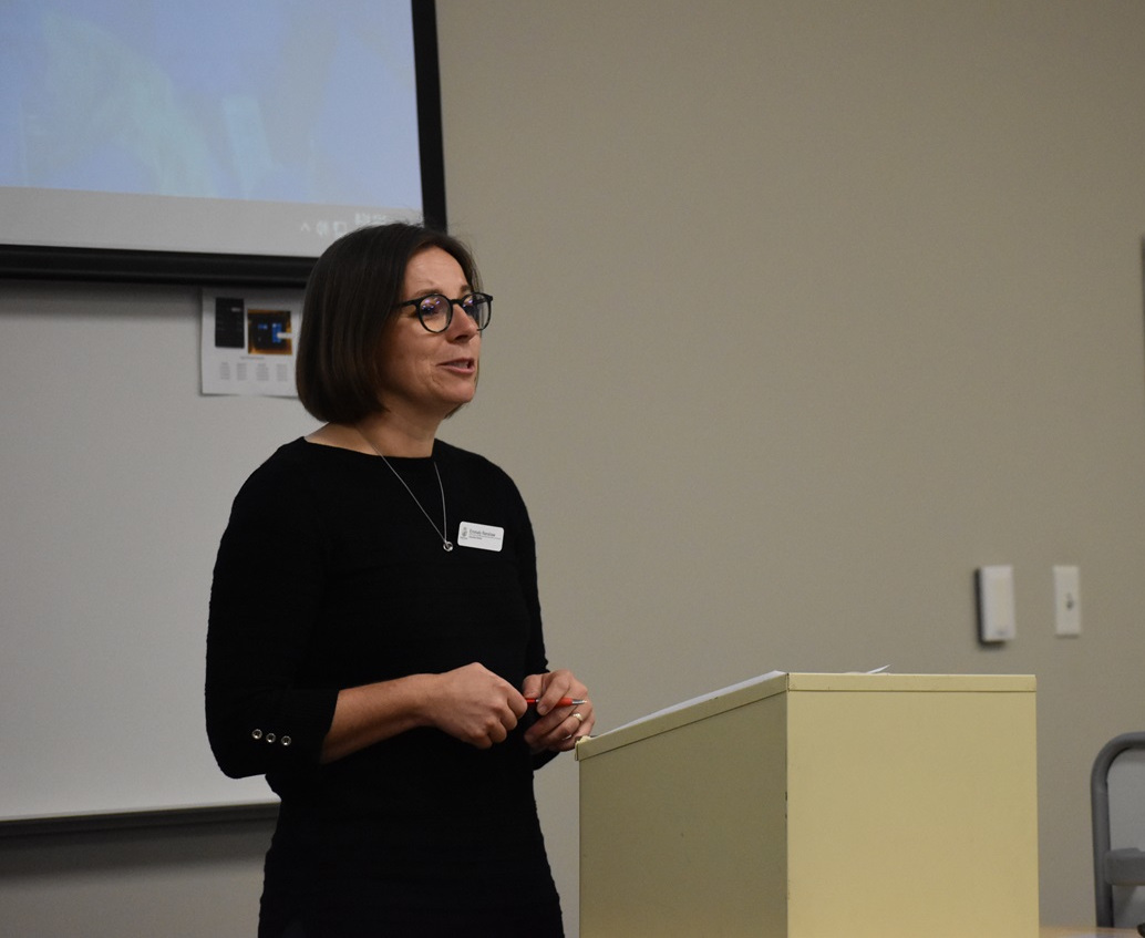 Emmaly Renshaw, executive director of Feed Iowa First and the symposium facilitator.