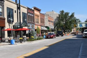 The section of South Dubuque Street, between Iowa Avenue and Washington Street, is open once more to foot and vehicle traffic.