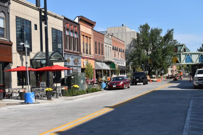 The section of South Dubuque Street between Iowa Avenue and Washington Street has reopened to pedestrian and vehicle traffic.