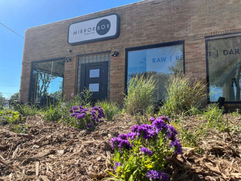 1200 Ellis Blvd. NW, Cedar Rapids mirrorbox