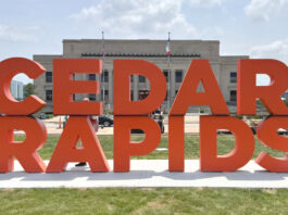 Cedar Rapids sign Mays Island