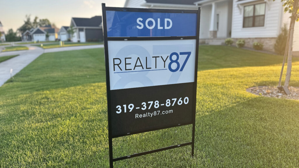 Realty 87 new sign