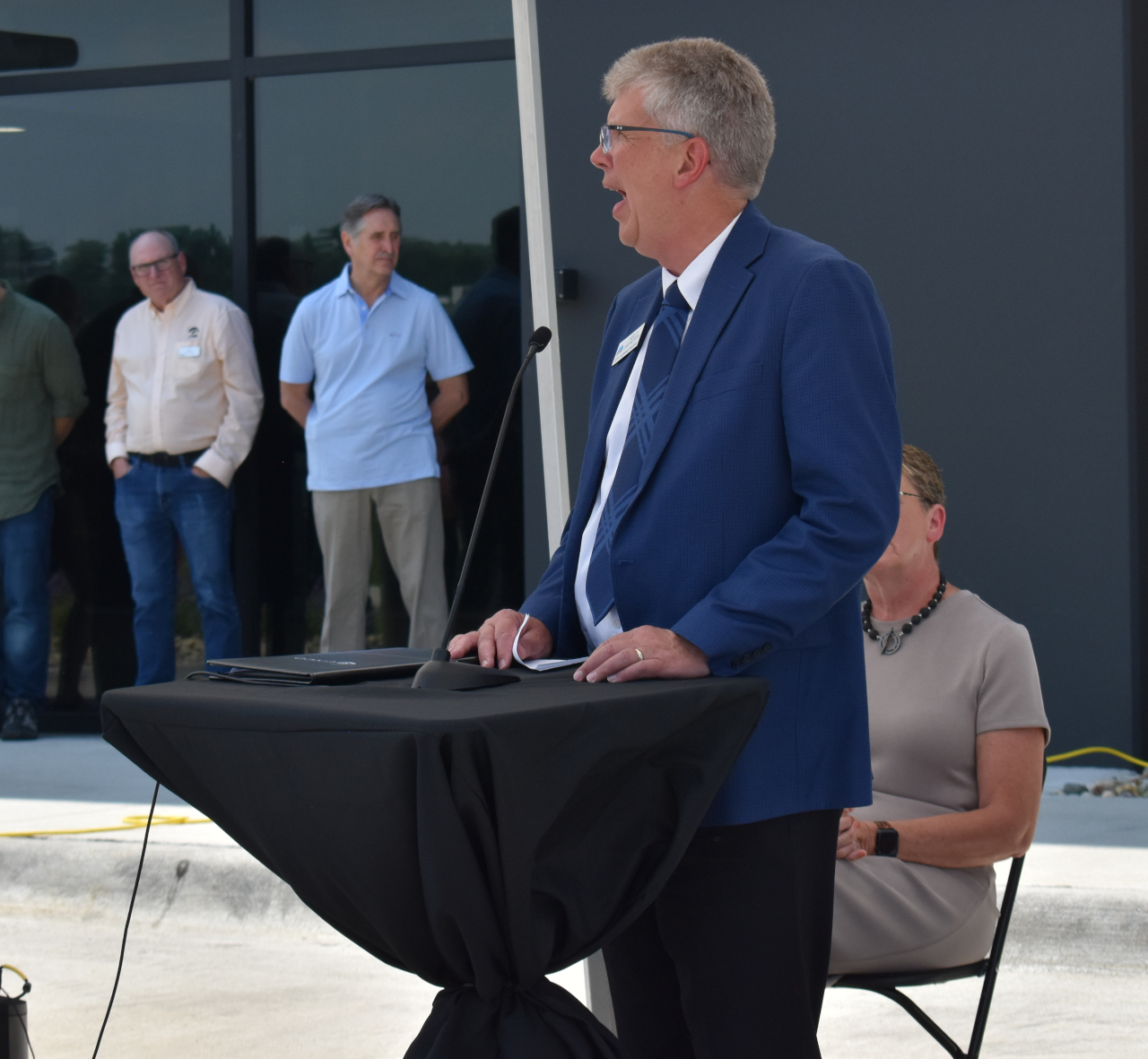 Coralville city manager Kelly Hayworth acknowledges those who played a role in the new facility. CIVCO President Robin Therme says Mr. Hayworth was instrumental in finding the location.