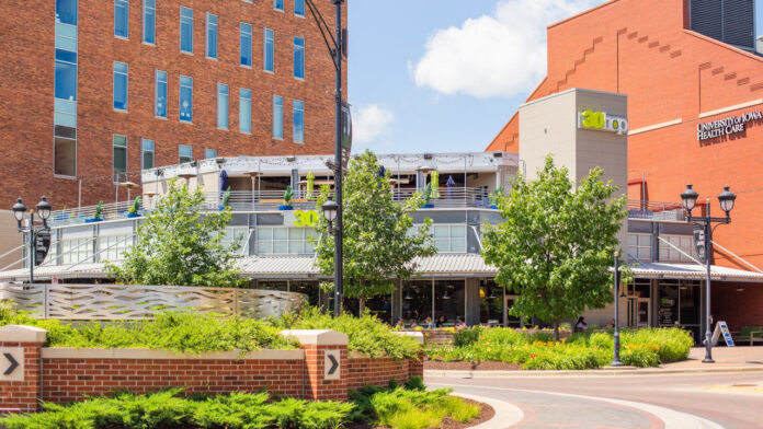 30hop Coralville