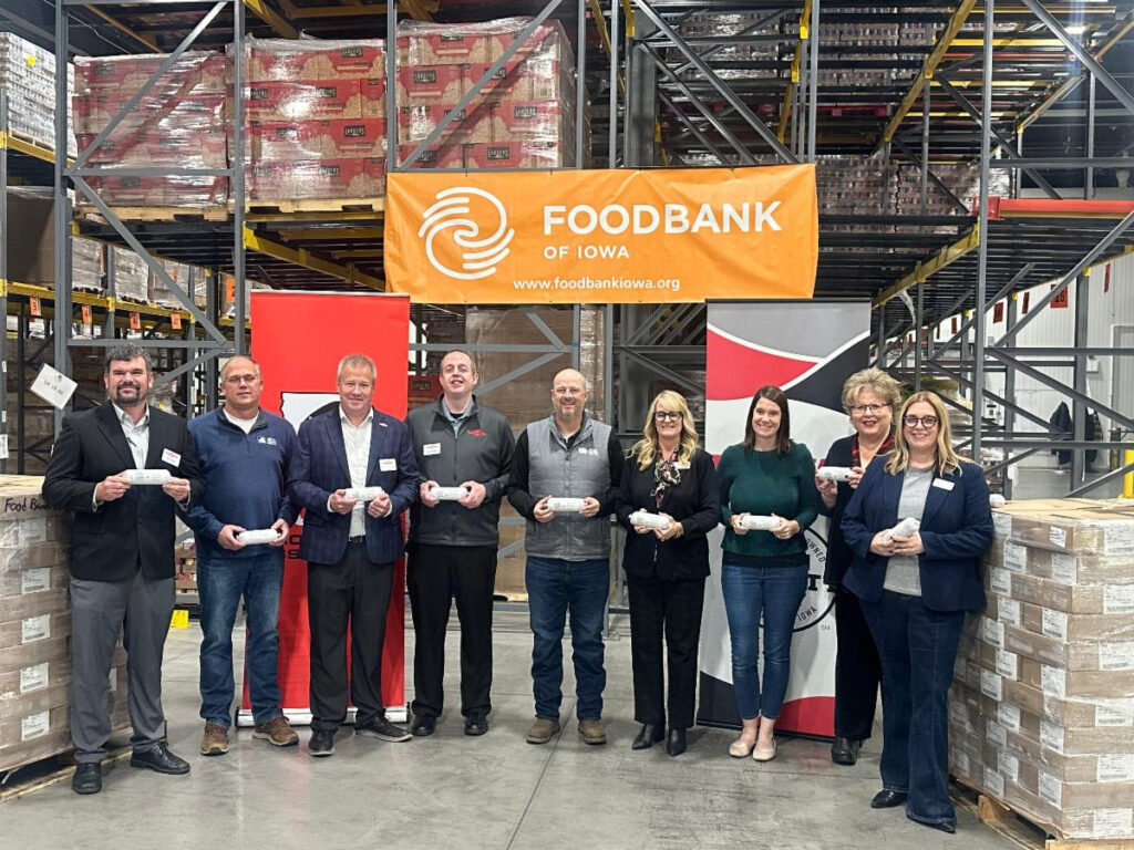The Iowa Pork Producers Association, in partnership with Fareway Stores, Inc., delivered $20,000 worth of ground pork to six regional food banks across Iowa and western Nebraska Oct. 28 and 29.