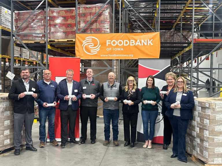 The Iowa Pork Producers Association, in partnership with Fareway Stores, Inc., delivered $20,000 worth of ground pork to six regional food banks across Iowa and western Nebraska Oct. 28 and 29.