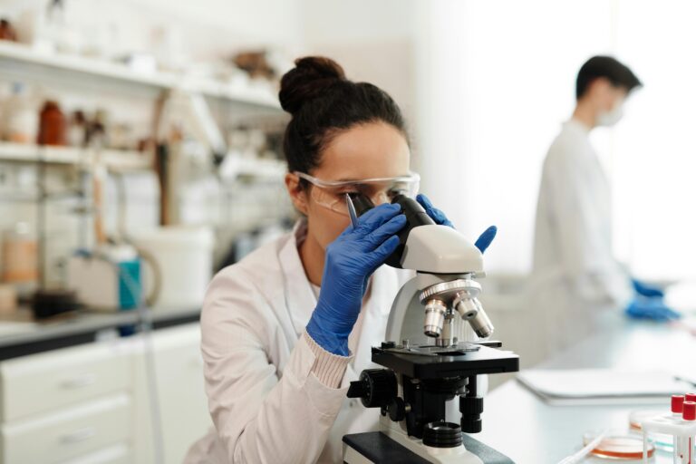 Photo by Edward Jenner: https://www.pexels.com/photo/a-woman-using-microscope-4033304/